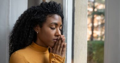 A prayer for healing touch - उपचारात्मक स्पर्श के लिए एक प्रार्थना