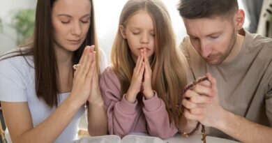 Prayer for family unity and humility - पारिवारिक एकता और विनम्रता के लिए प्रार्थना
