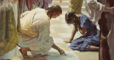 The story of jesus rescuing a woman caught in adultery - यीशु द्वारा व्यभिचार में पकड़ी गई एक महिला को बचाने की कहानी