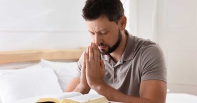 Prayer to find peace in the midst of nightmares - बुरे सपने के बीच में शांति ढूंढने के लिए प्रार्थना