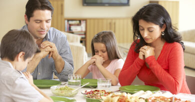 Prayer of gratitude and love at mealtime - भोजन के समय कृतज्ञता और प्रेम की प्रार्थना