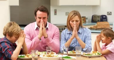 Prayer for family bonding and unity at mealtimes - भोजन के समय पारिवारिक संबंधों और एकता के लिए प्रार्थना
