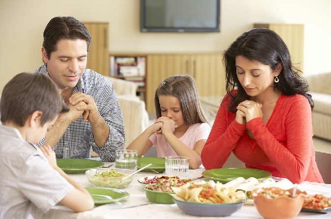 Prayer of gratitude and love during mealtime - भोजन के समय कृतज्ञता और प्रेम की प्रार्थना