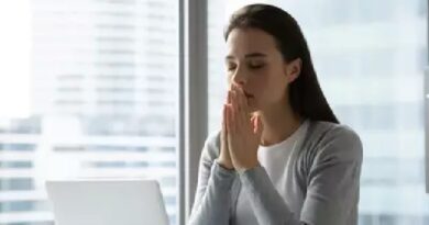 Prayer for calmness and focus amidst workplace stress - कार्यस्थल पर तनाव के बीच शांति और ध्यान केंद्रित करने के लिए प्रार्थना